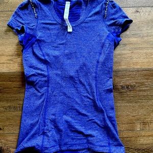 Lululemon athletic top